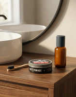 Uppercut Matte Pomade - product in moderne thuis-setting