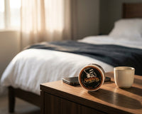 Suavecito Clay Pomade - product in moderne thuis-setting
